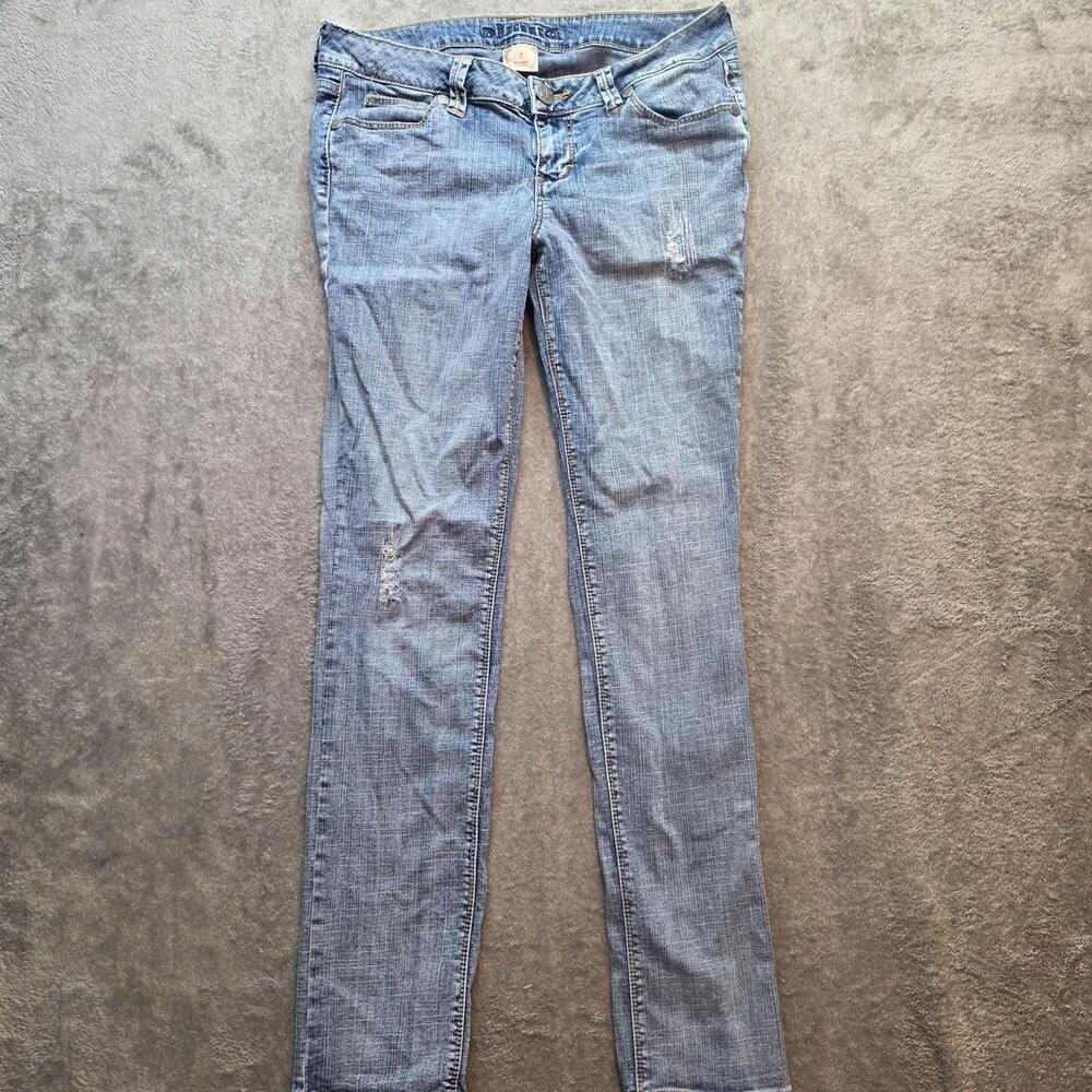 Degree Straight Jeans Juniors 7 Blue Light Wash Low Rise Distressed Denim